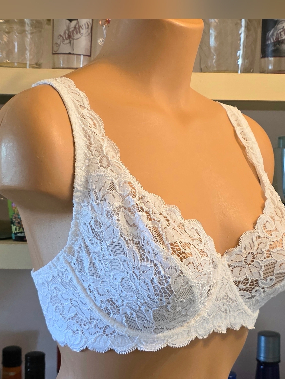 Hanro Of Switzerland Bra 36-D White Lace Moments 1467 Semi-sheer Underwire EUC
